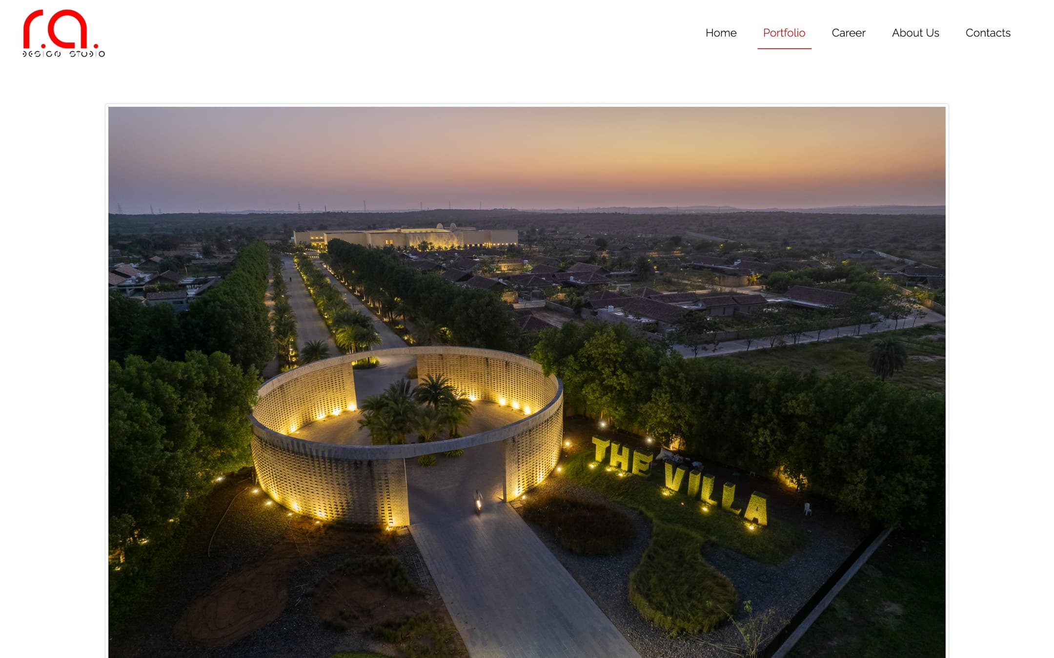 A project gallery at /portfolio/:title — the Hillview Resort lead photograph opening the image set